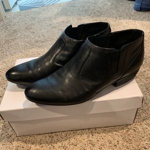 Nine West Black leather Estonian ankle boot